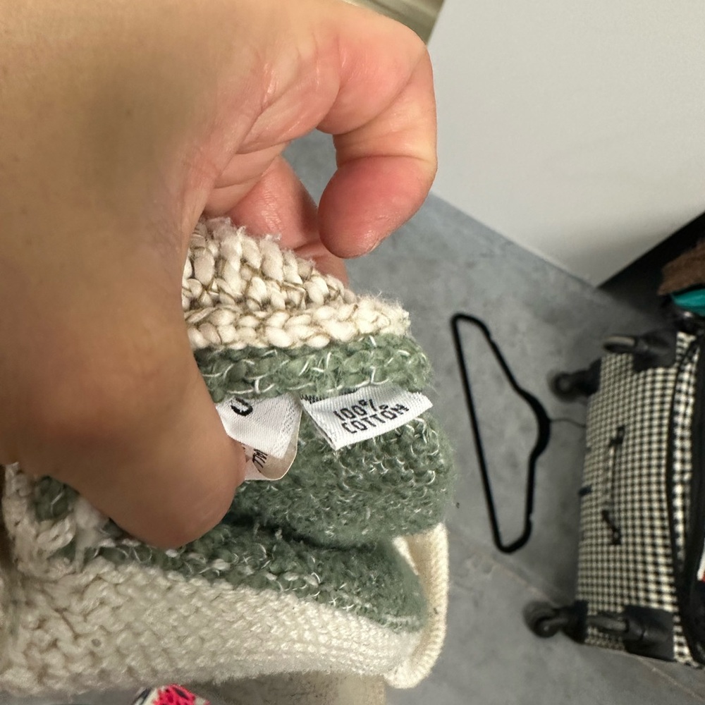 Ani Barrie Cropped Colorblock Knit Cardigan - Picture 5 of 5